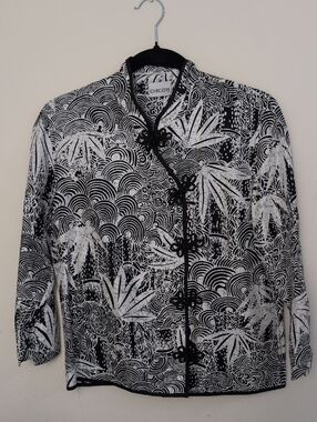 Chico's Bamboo Swirl Silk Asian-Inspired Frog-Closure Blouse